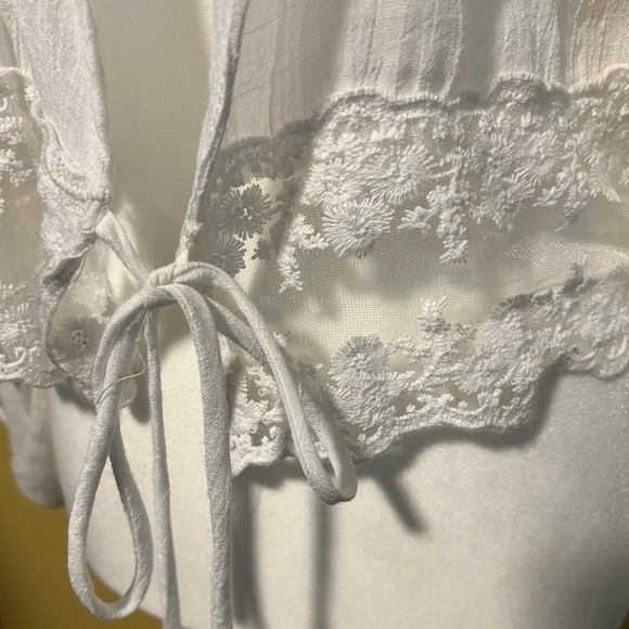 Forever 21 light sheer top/jacket - Picture 3 of 5